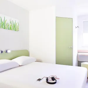 2* Отель Ibis Budget Marseille Aeroport Provence