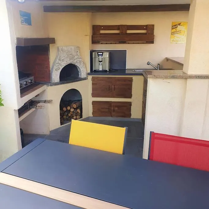 Holiday home Joli Haut De Villa 3 Chambres Climatise Avec Jacuzzi Marignane